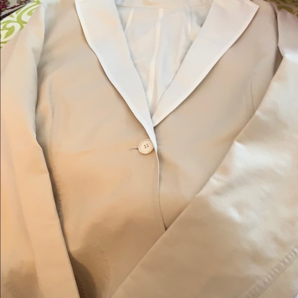 Lightweight beige with white lining